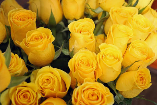 50th Anniversary Flowers Delivered: Getting a Golden Milestone Right

